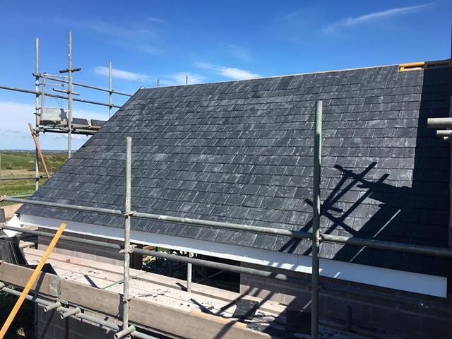 What is the difference between tiles and slate?