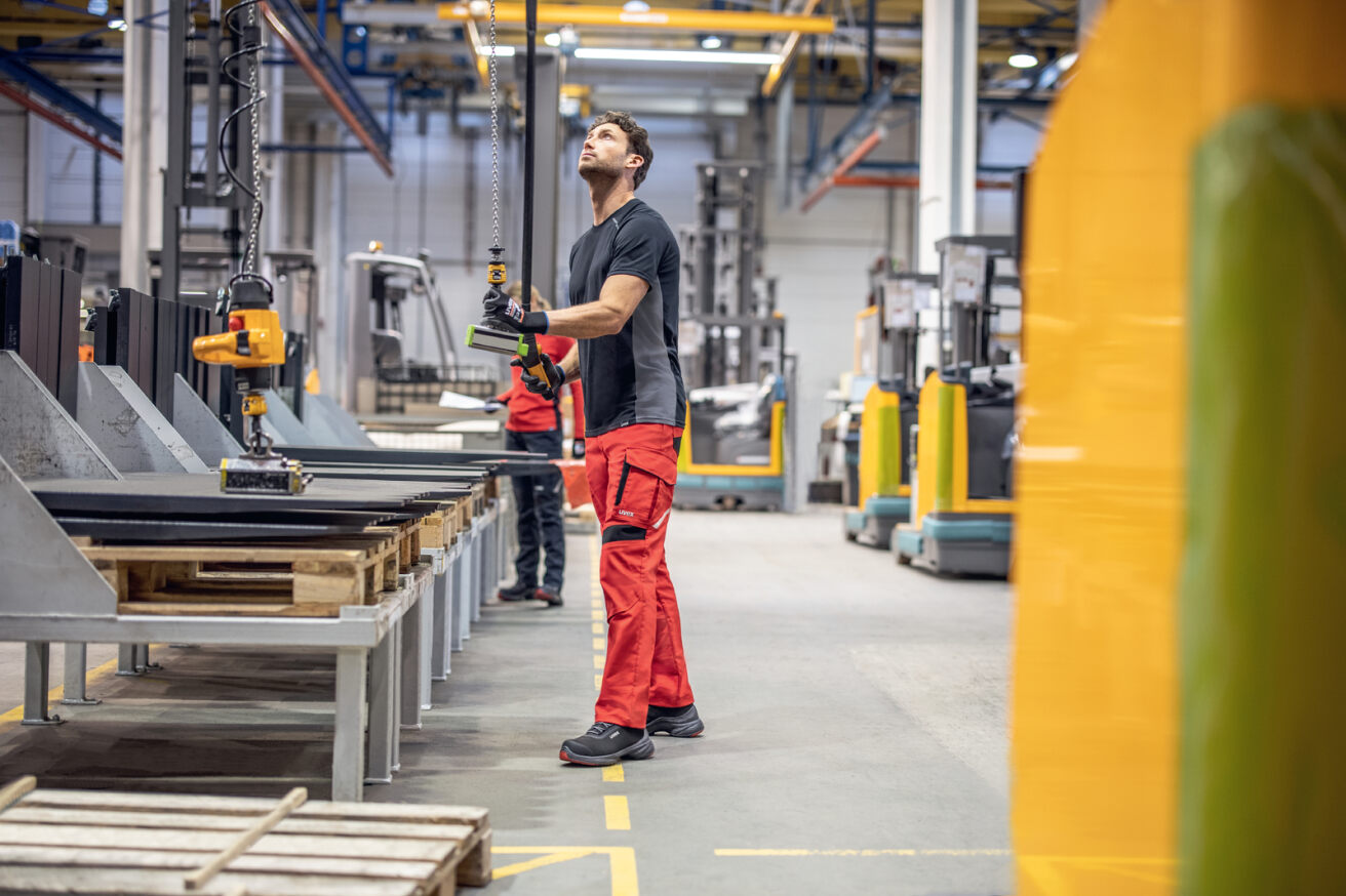 The Ultimate Guide to Choosing the Right Safety Footwear for Your Workplace