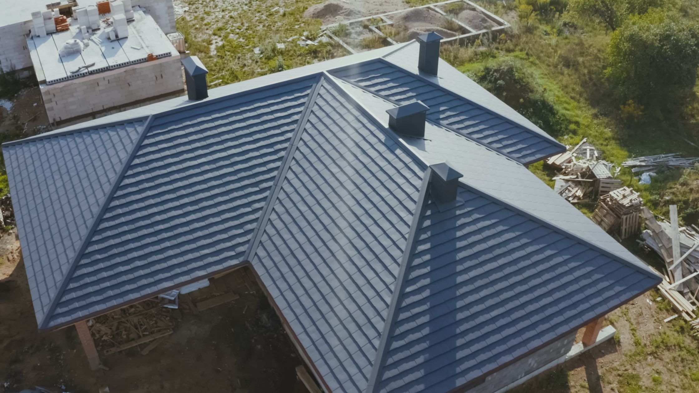 A Complete Guide to Roofing Materials for UK Homeowners: Slate, Tile, Felt, Rubber and Beyond